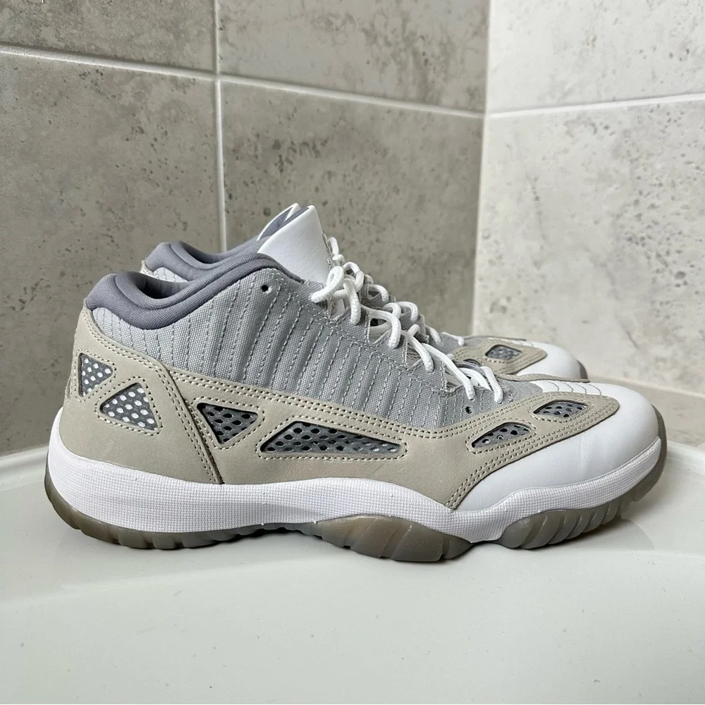 Nike Air Jordan XI 11 Low IE Size 11 Men